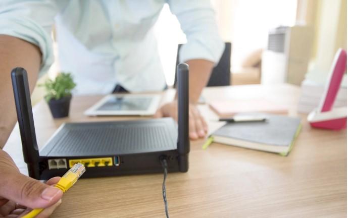 check your internet router to fix internet not secured error