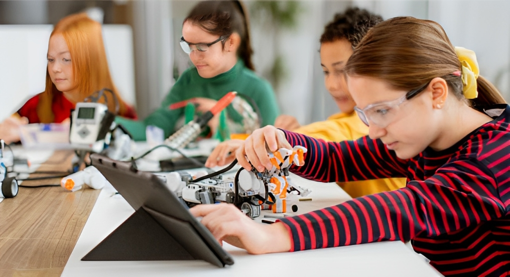 Effective Ways To Introduce Children To AI