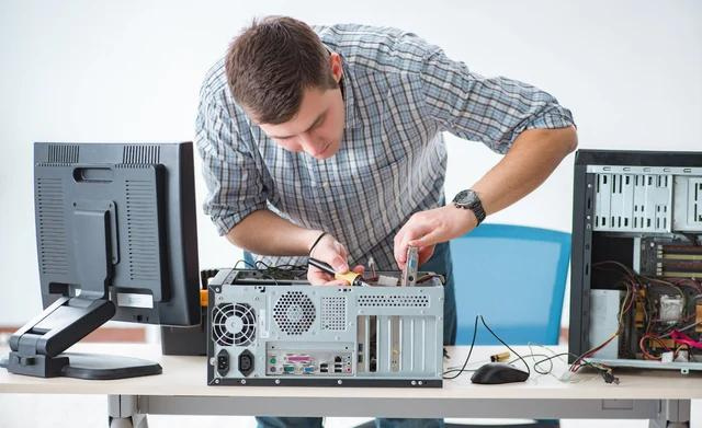 Five signs that you need to book a computer repair